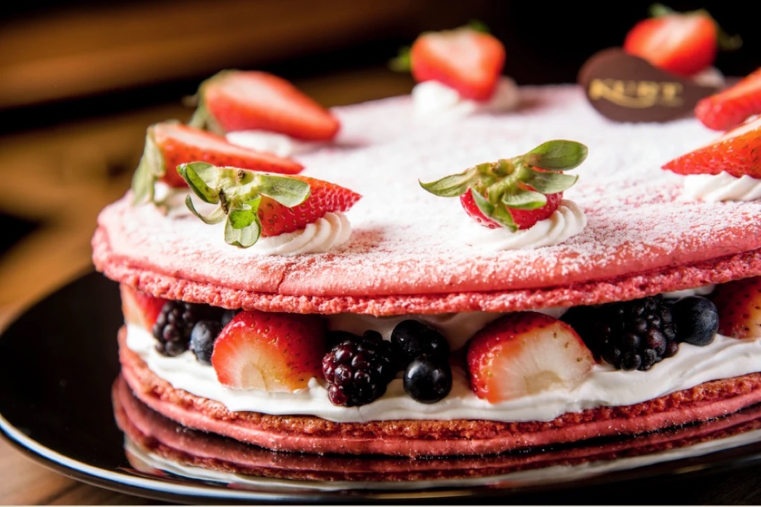 Torta Macaron de frutas vermelhas